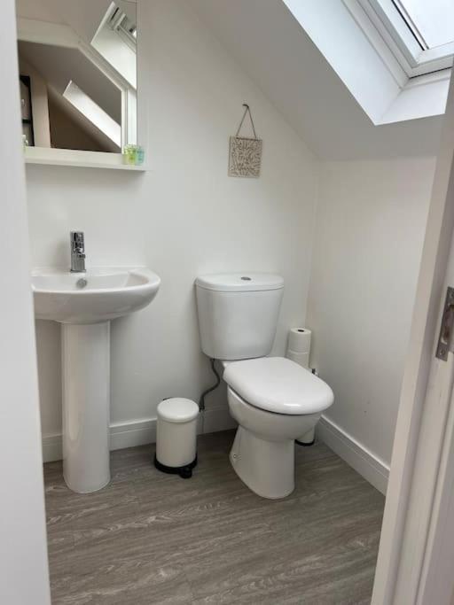6 Studio Flat, 50M To Airbus 布里斯托 外观 照片