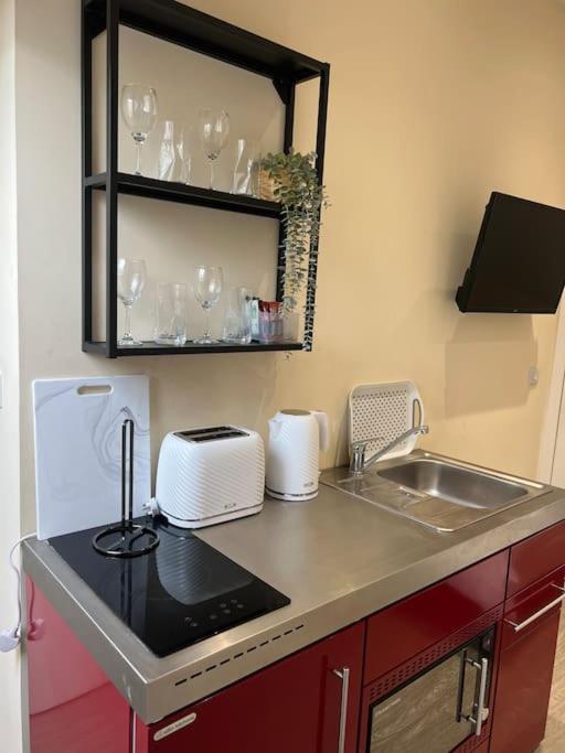 6 Studio Flat, 50M To Airbus 布里斯托 外观 照片
